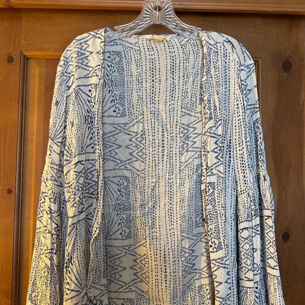 Women's Cover Up/Sweater